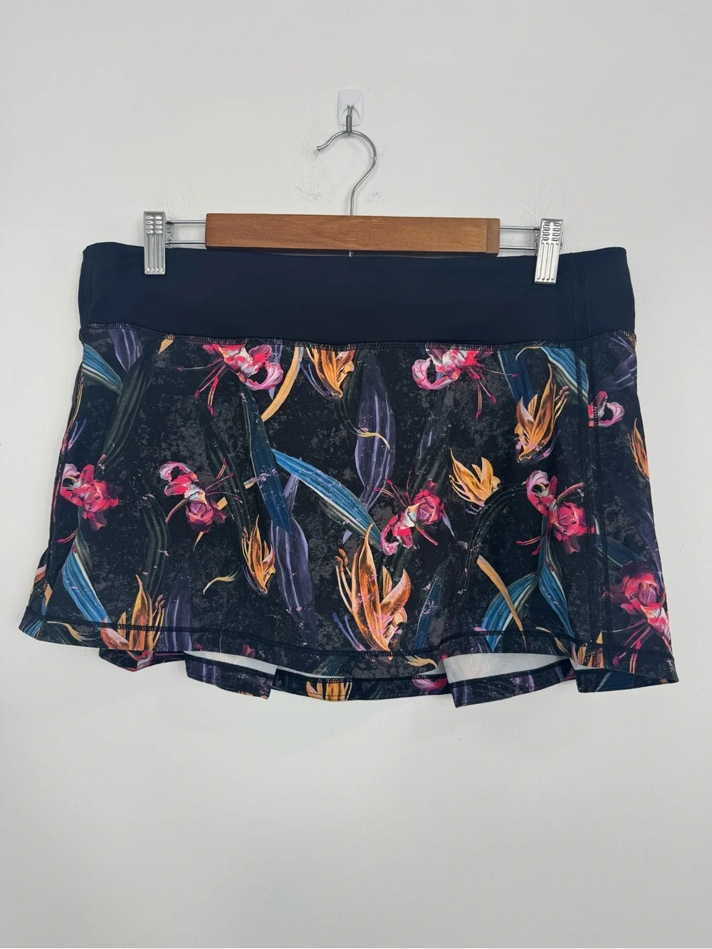 Lululemon Pace Rival Skirt Size 10 Black Floral Tennis Skort Zip Pocket